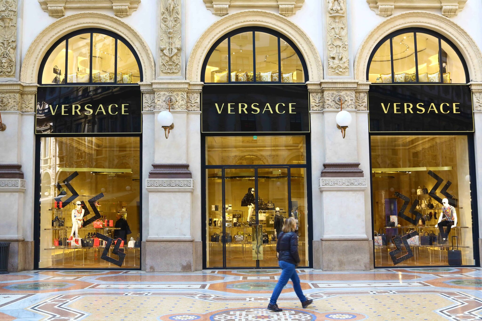 what is the difference between versus versace and versace